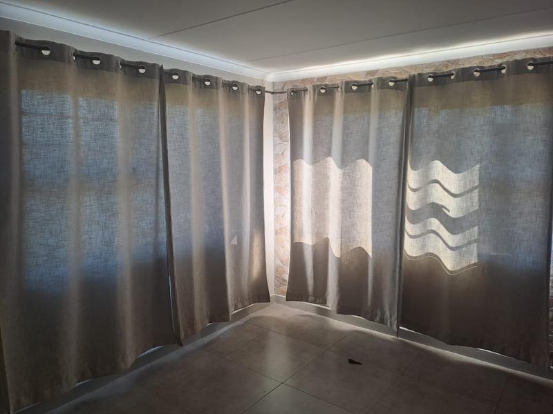 To Let 3 Bedroom Property for Rent in Rooi Rivier Rif Western Cape